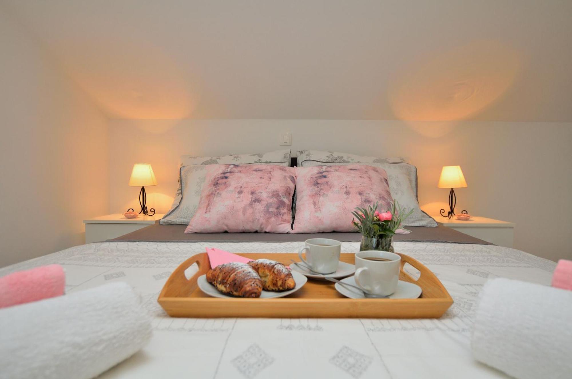 Apartments Viktoria Lovran Bagian luar foto